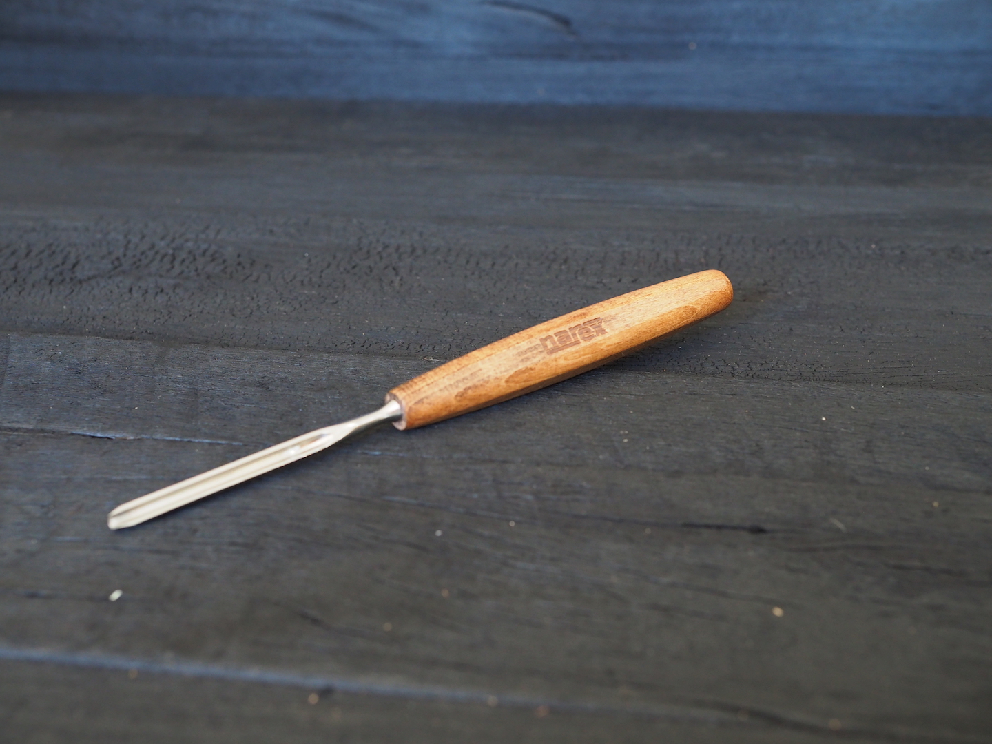 Straight carving chisel profile 9 - 4mm - Dubbeld Wood Tools