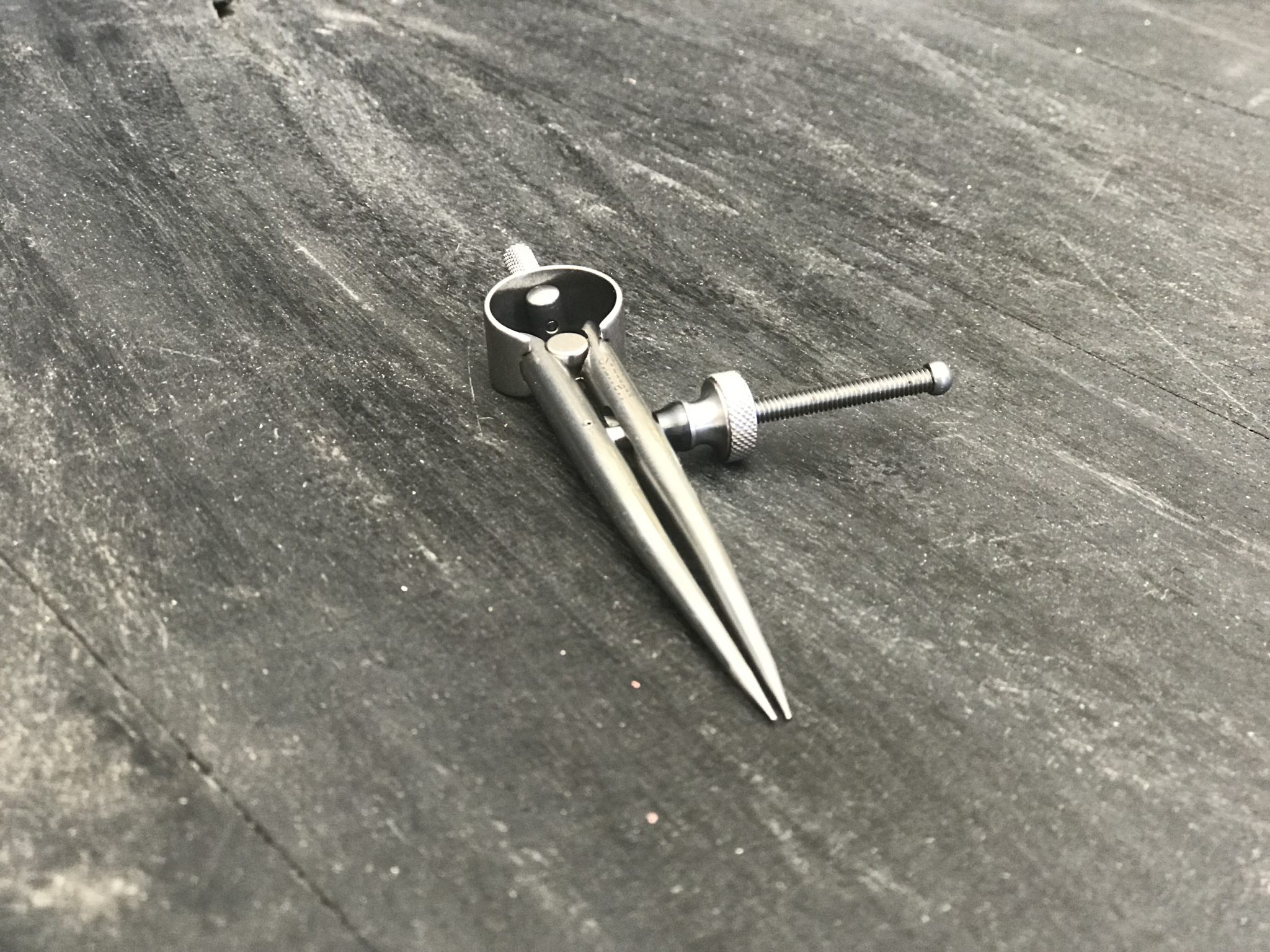 Starrett 277-3 3/" Toolmakers Spring-Type Divider With Round Legs And Solid Nut